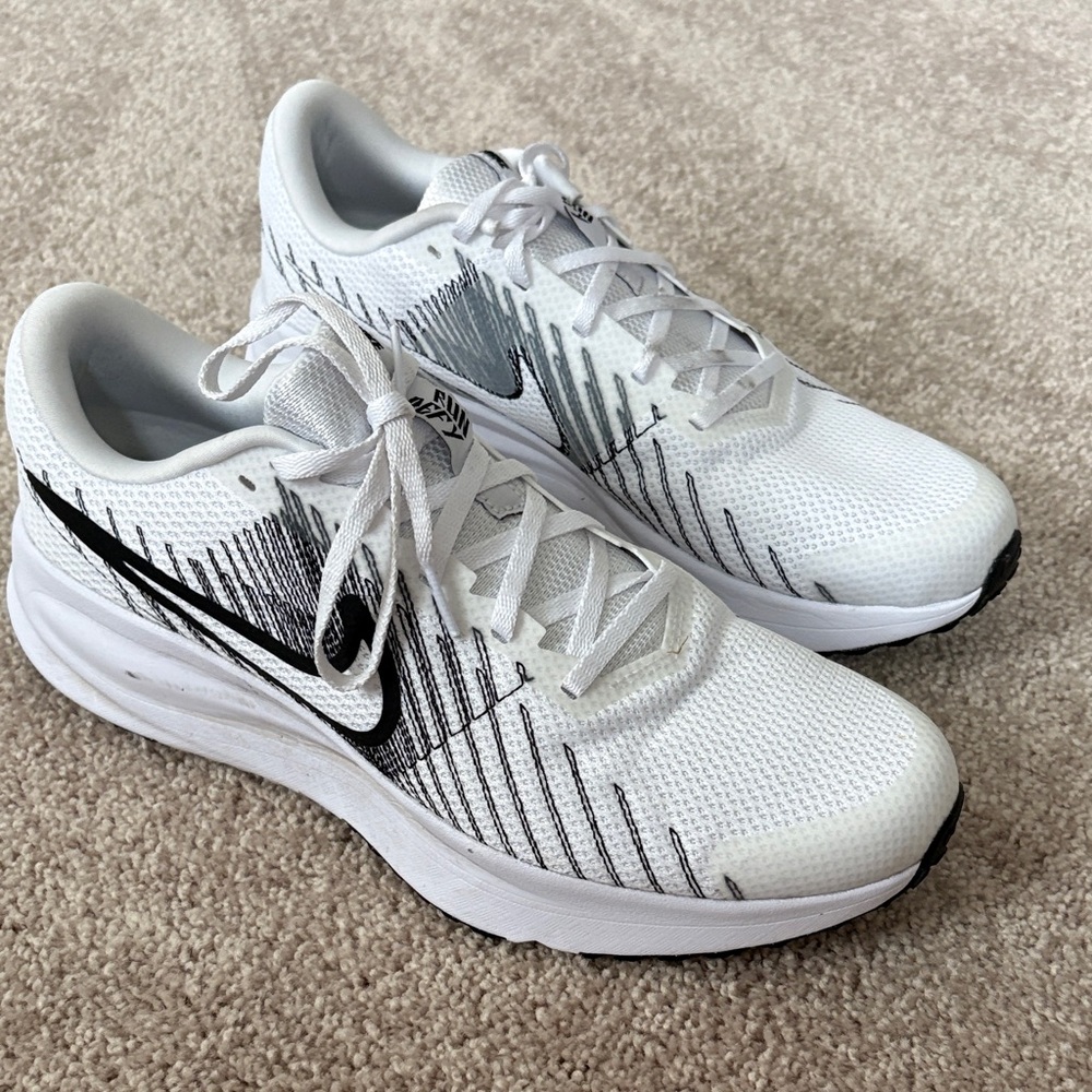 Nike Athletic Shoes - Picture 2 of 8
